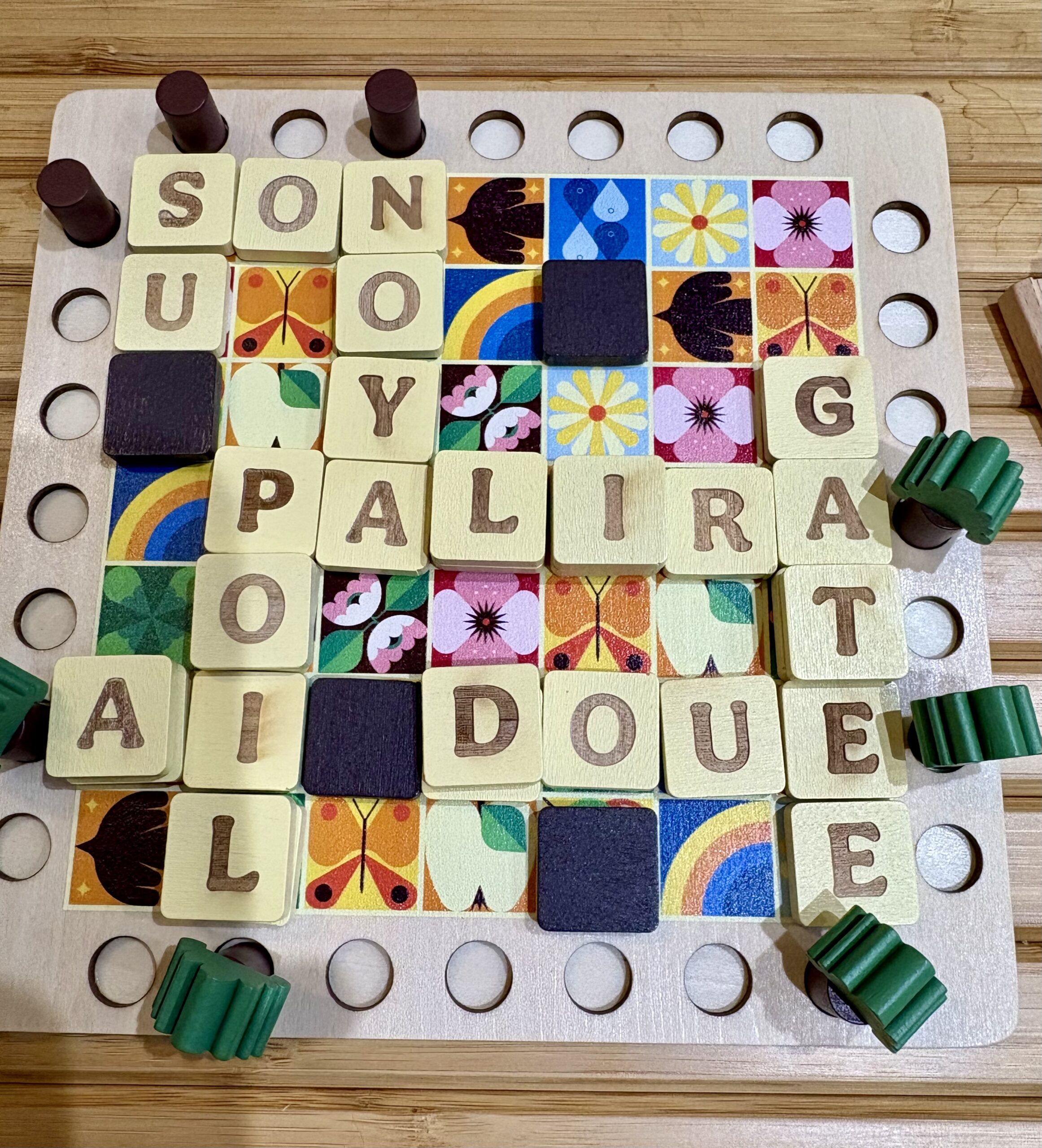 Letter Up — photo de partie par Jessica